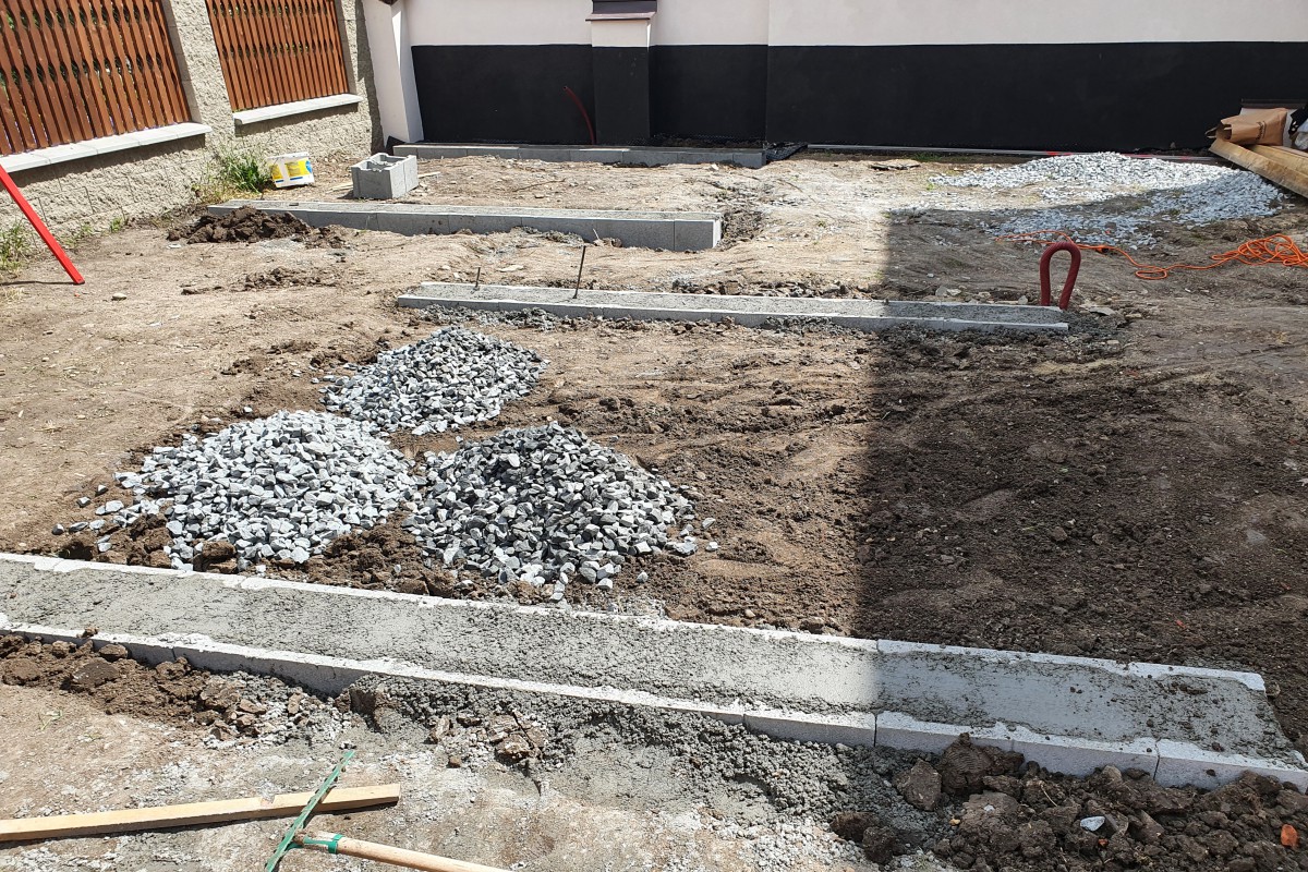 Rekultivace zahrady a výstavba pergoly