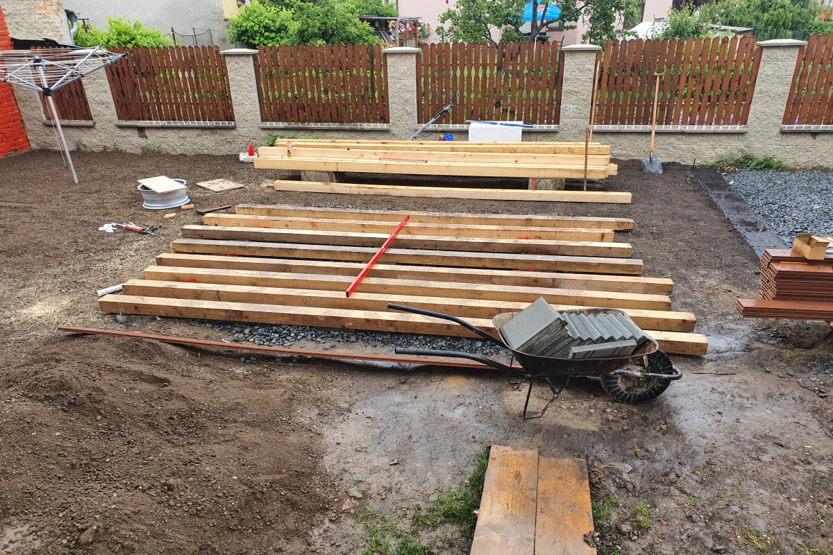 Rekultivace zahrady a výstavba pergoly