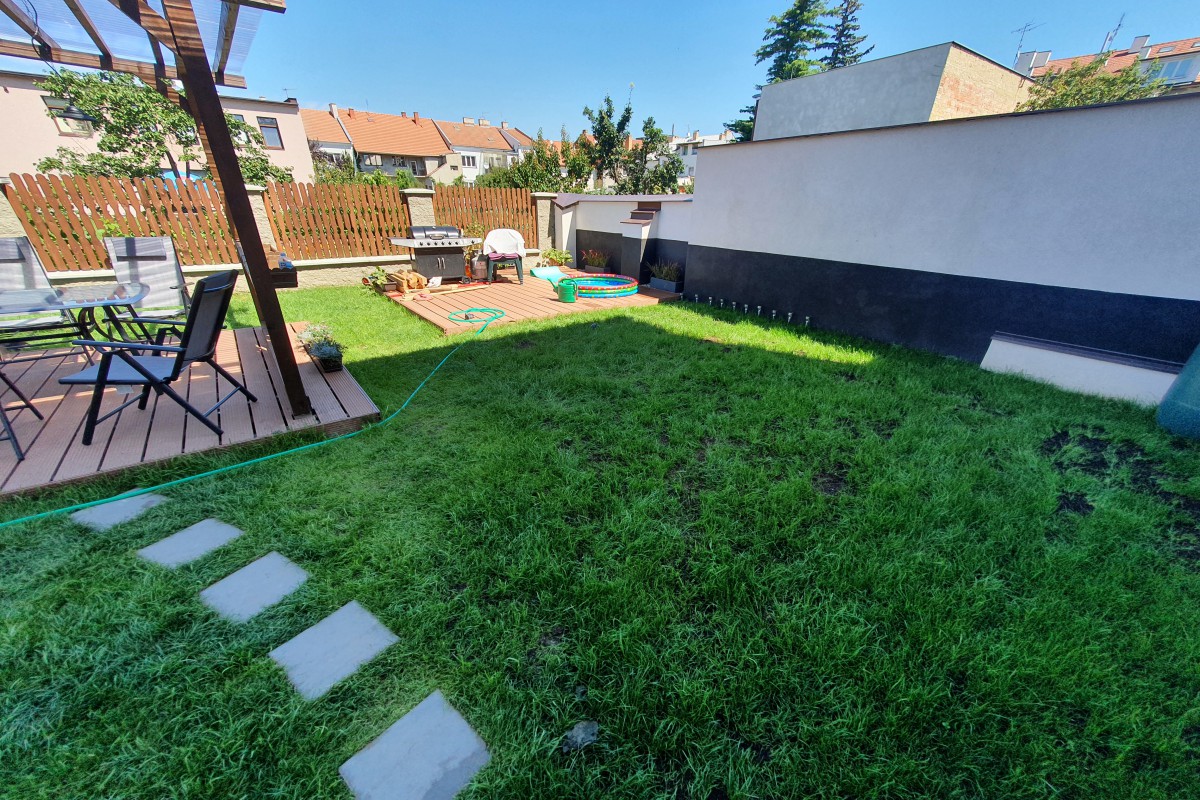 Rekultivace zahrady a výstavba pergoly