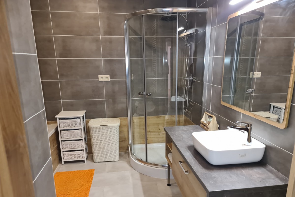 Rodinný dům se 3 bytovými jednotkami