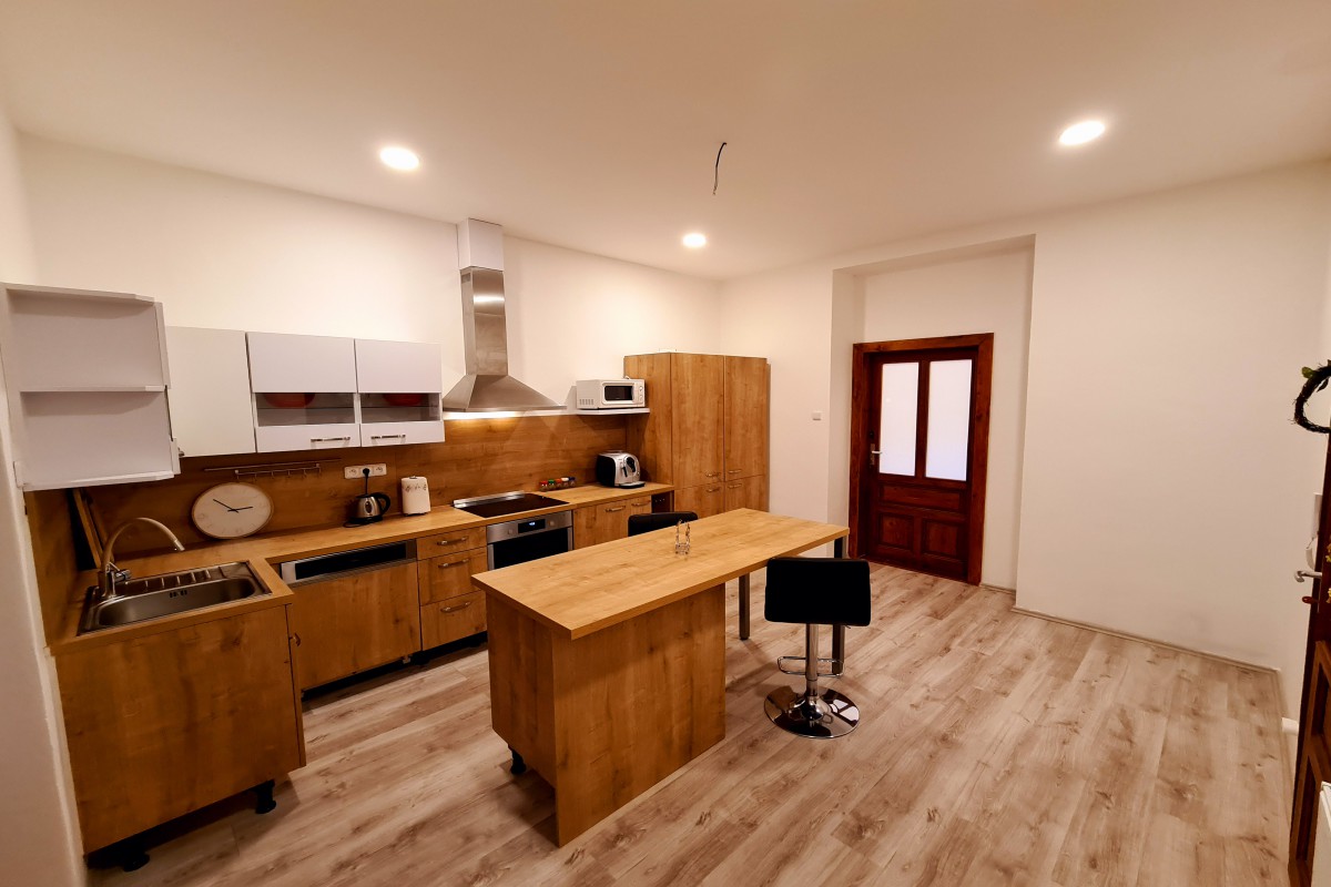 Rodinný dům se 3 bytovými jednotkami