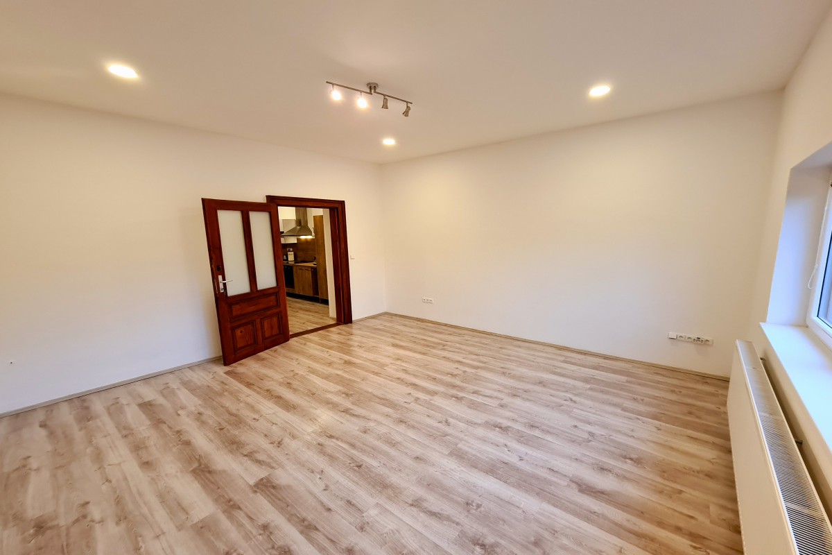 Rodinný dům se 3 bytovými jednotkami