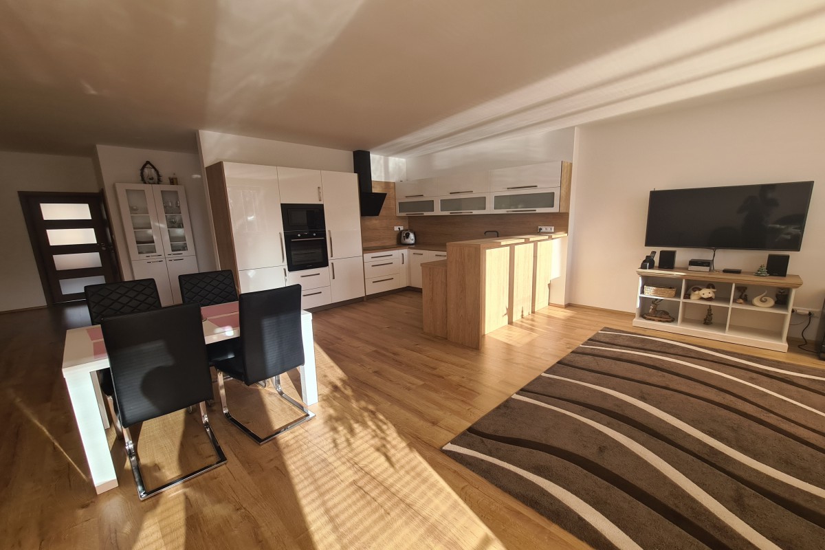 Rodinný dům se 3 bytovými jednotkami